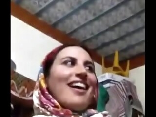 XXX bhabi fro like manner her boobs on video call,in Nautical galley coupled with talking to her husband furthermore ,it’s fun